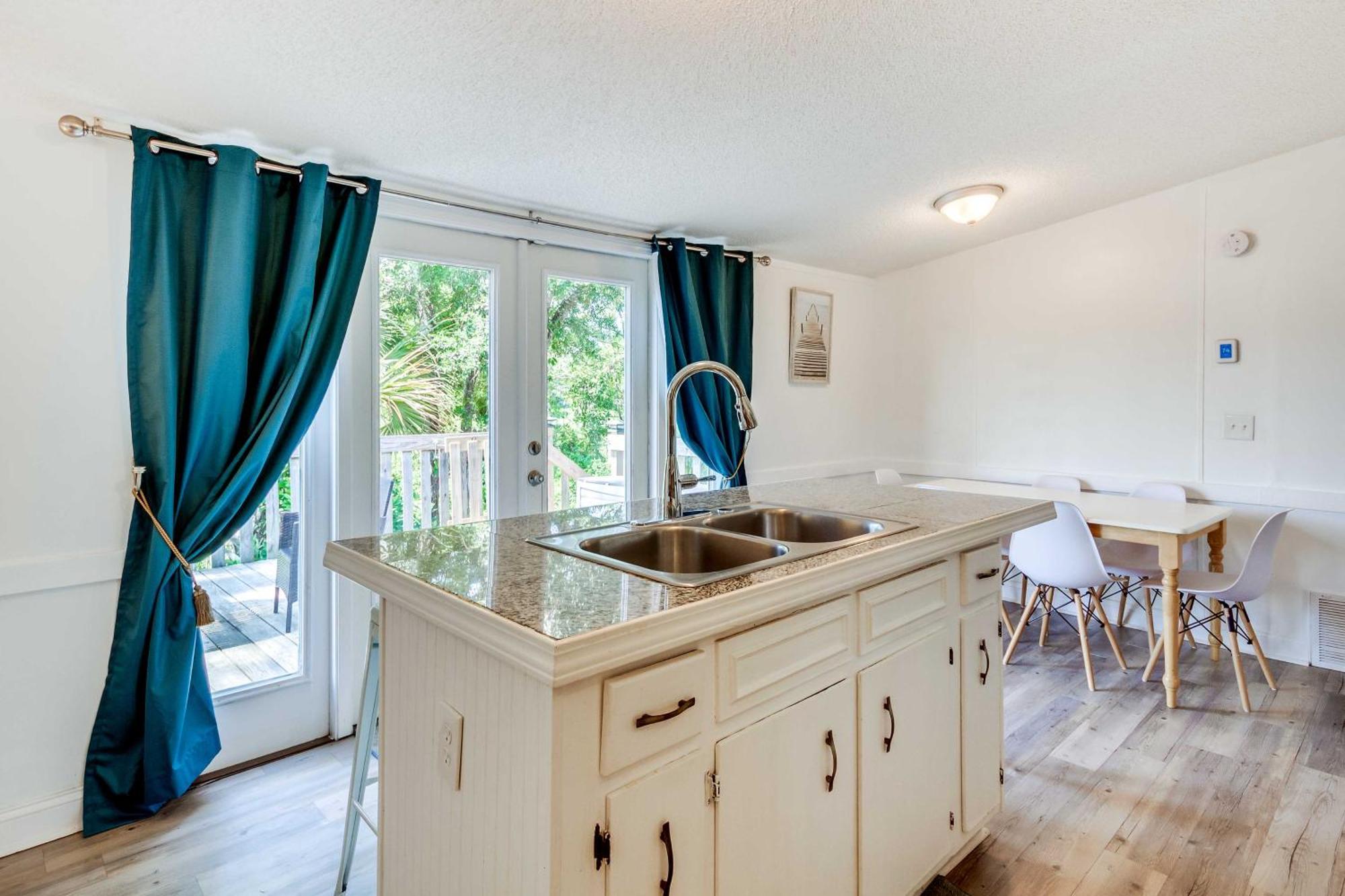 Stunning Pensacola Home, 8 Mi To Downtown! 외부 사진